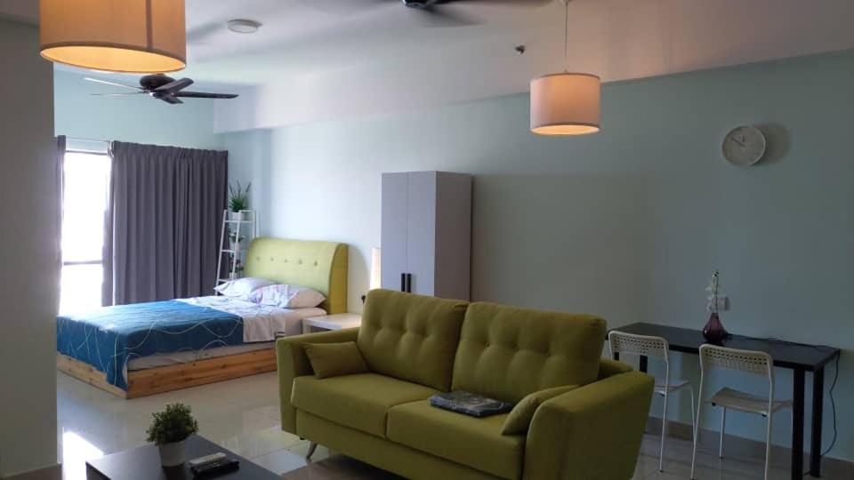 Cozy Unit,cyberjaya,wifi, Netflix,free Parking Apartment Cyberjaya