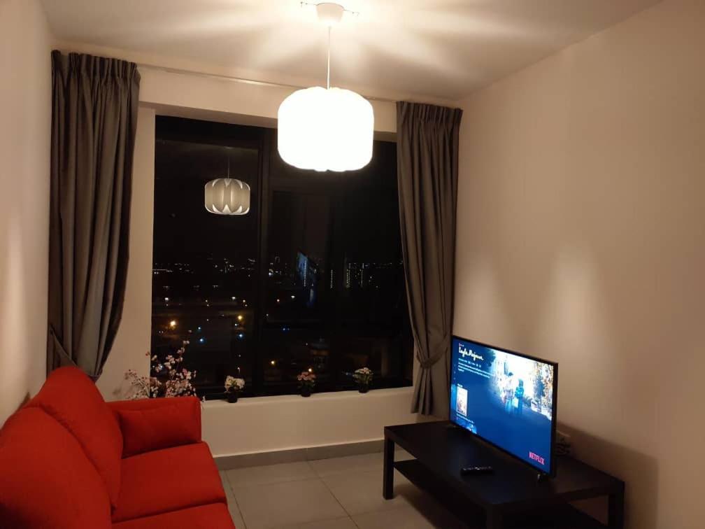Cozy Unit,cyberjaya,wifi, Netflix,free Parking