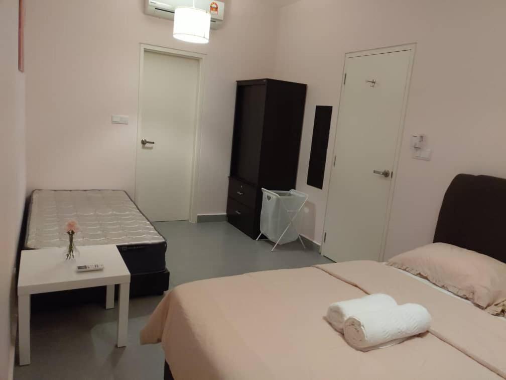 Cozy Unit,cyberjaya,wifi, Netflix,free Parking Apartment