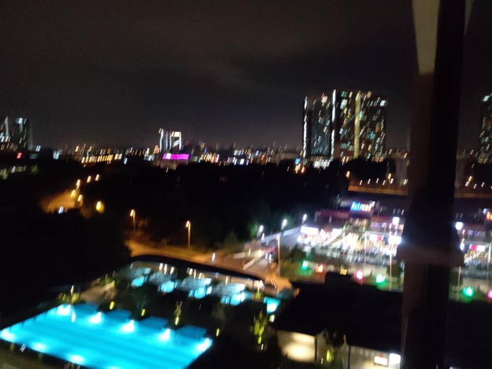 Apartment Cozy Unit,cyberjaya,wifi, Netflix,free Parking *