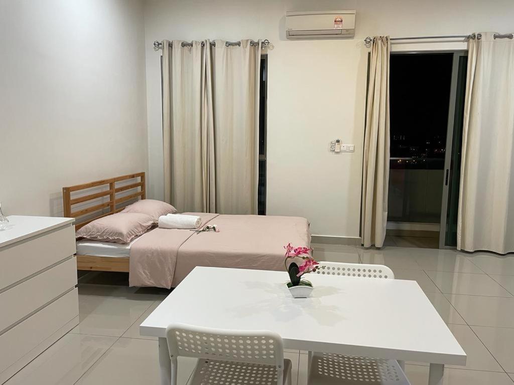 Apartment Cozy Unit,cyberjaya,wifi, Netflix,free Parking Cyberjaya