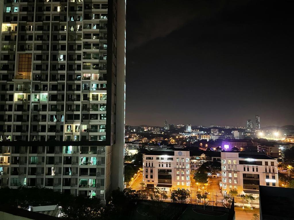 Apartment Cozy Unit,cyberjaya,wifi, Netflix,free Parking *