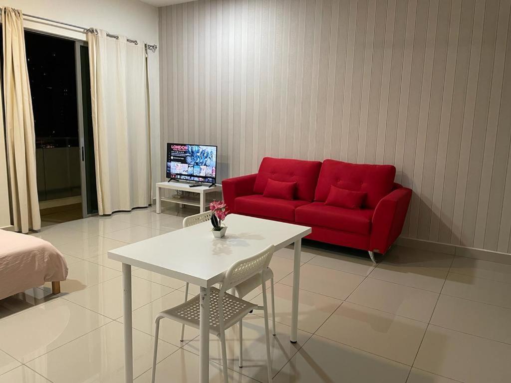 Cozy Unit,cyberjaya,wifi, Netflix,free Parking Apartment Cyberjaya