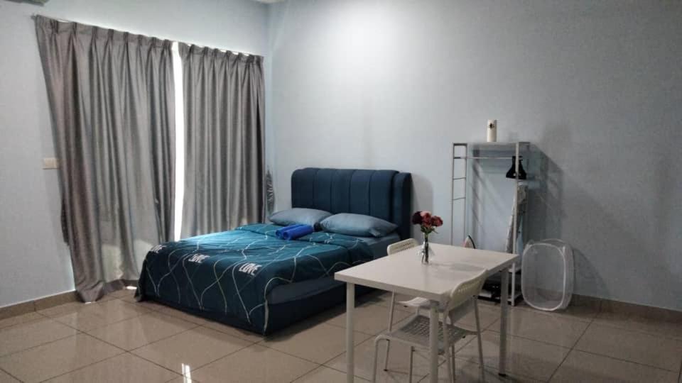 Cozy Unit,cyberjaya,wifi, Netflix,free Parking Apartment