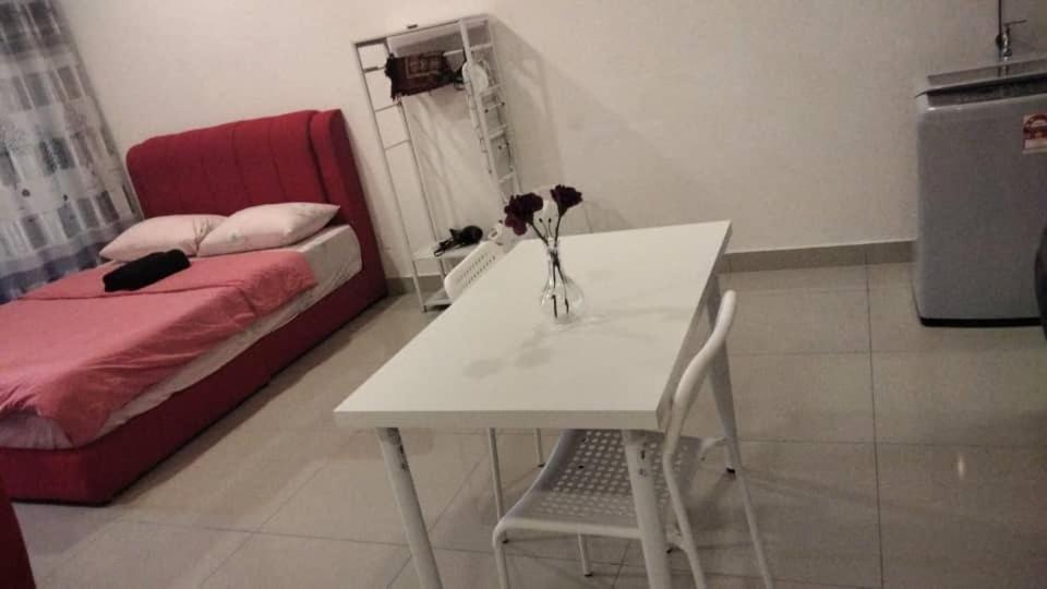 Cozy Unit,cyberjaya,wifi, Netflix,free Parking