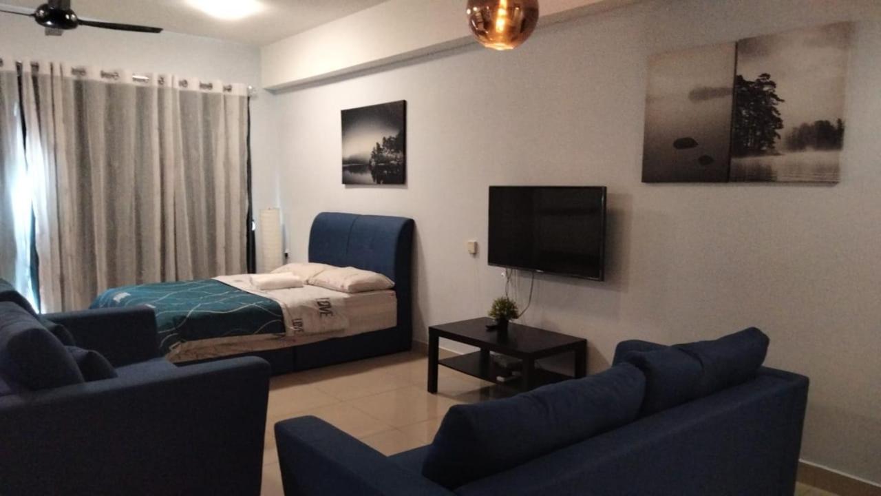 Cozy Unit,cyberjaya,wifi, Netflix,free Parking Apartment